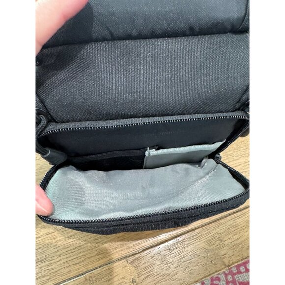 Lowepro Rezo 110 AW camera bag. - Picture 4 of 6